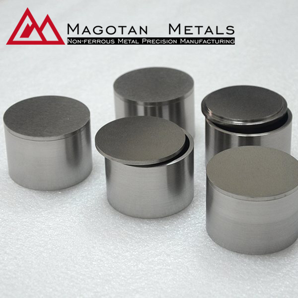Laboratory tungsten crucible with lid