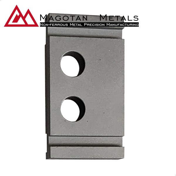 Heat resistant molybdenum ion implanter components for wafer fabrication